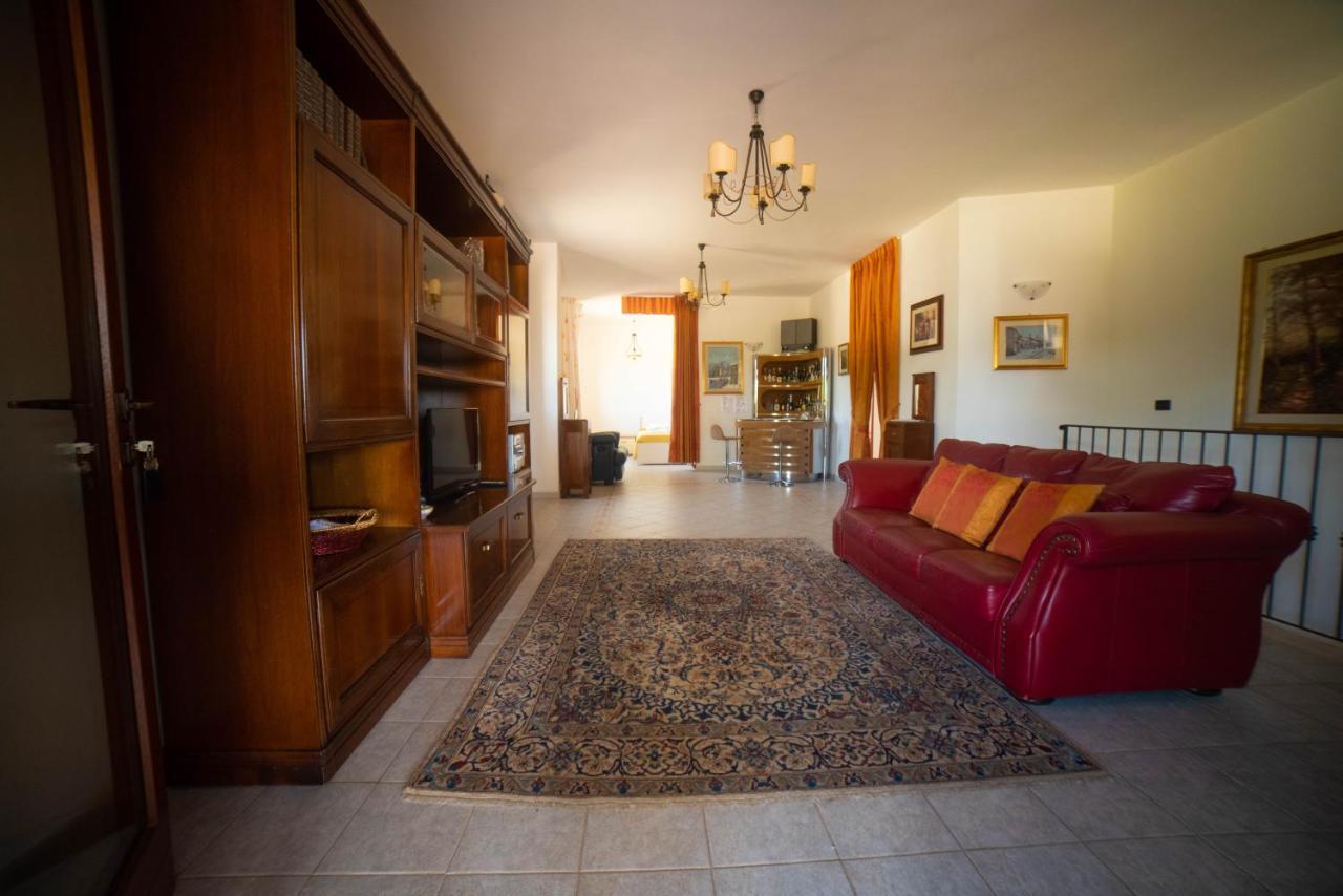Villa Patrizia-Luxury Villa Mottola Extérieur photo